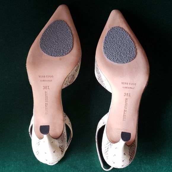 Manolo Blahnik Carolyne Creme Python Slingbacks - Picture 3 of 6